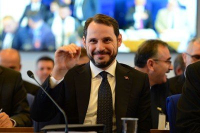 Doların 10 TL'ye yükselmesinin ardından Berat Albayrak'ın sözleri yeniden gündemde