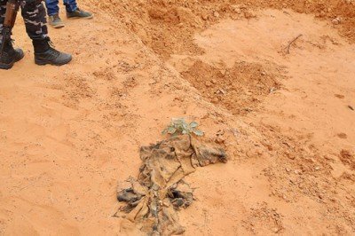 Libya Terhune'de 2 mezar daha bulundu