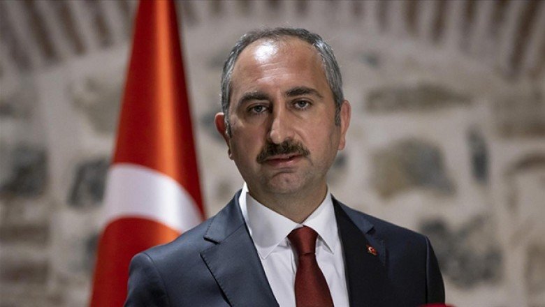Bakan Gül'den Tanju Özcan'ın ayrımcı kararına tepki