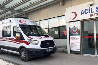 Manisa'da bir kişi, telefonunu almak isteyen bıçaklı gaspçıyı ruhsatsız silahıyla yaraladı