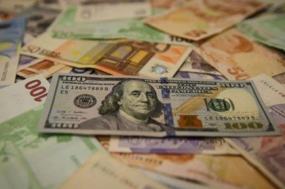 Kabus günü: Dolar 13,46'yı gördü, avro 15 TL'yi aştı!