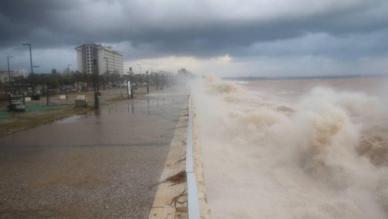 AFAD Antalya'daki fırtınanın bilançosunu açıkladı