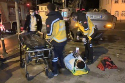 Aracıyla takla attı, müdahale sırasında arkadaşını görüntülü aradı