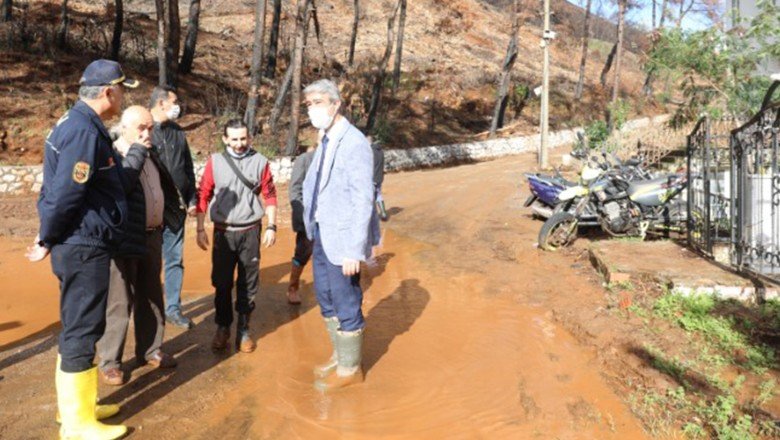 Marmaris Belediye Başkanı Oktay'dan 'erozyon' uyarısı: Karayolu Kenarlarındaki demir bariyerlerin bile ayakları boşalmış durumda!