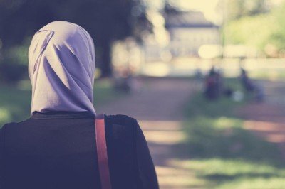 Kanada'da Müslüman öğretmenin işine başörtüsü nedeniyle son verildi