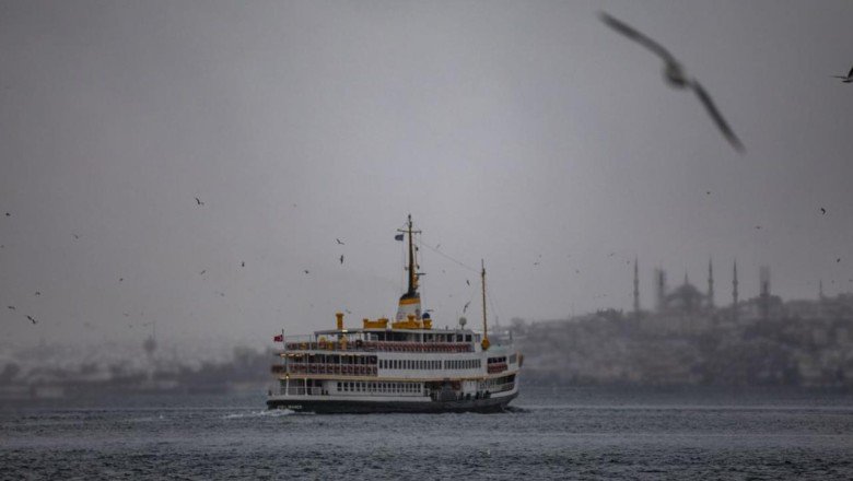 İstanbul ve İzmir'de deniz ulaşımına olumsuz hava engeli