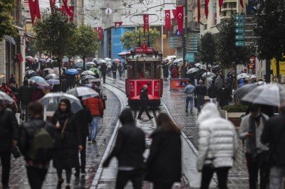 Meteoroloji İstanbul ve İzmir'i uyardı: Kuvvetli yağış geliyor