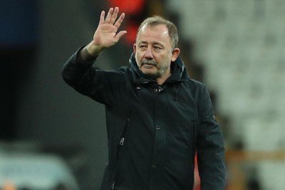 Vodafone Park'ta Sergen Yalçın sesleri