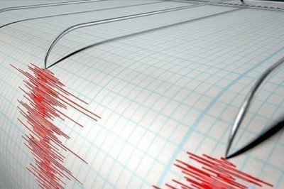 Endonezya'da 7,3 büyüklüğünde deprem