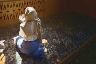 İkindi namazı nasıl kılınır? İkindi namazı kaç rekat? İkindi namazı kılınışı Diyanet bilgileri..
