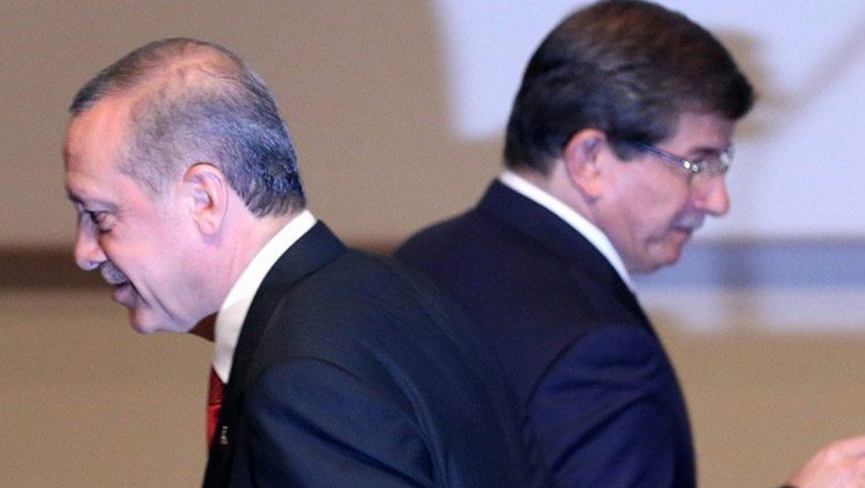 ''İki Bakan 18 gazeteciyi bir araya getirdiler, İstinye'de yalı tuttular''