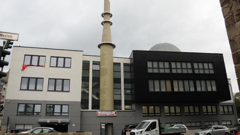 Almanya’da Remscheid Merkez Camii ibadete açıldı