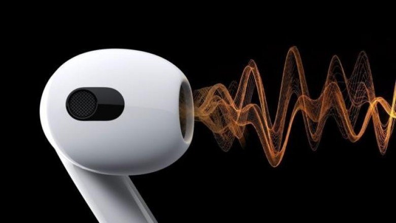 Apple, yeni MacBook Pro ve AirPods’u tanıttı! İşte Türkiye fiyatı ve özellikleri