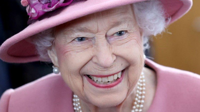 Doktorları, Kraliçe Elizabeth’e iki hafta daha dinlenmesini tavsiye etti