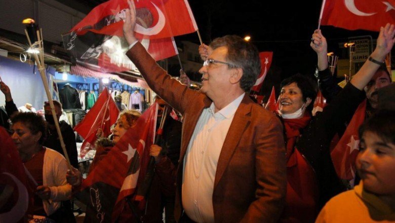Edremit'teki 29 Ekim Cumhuriyet Bayramı kutlamalarında büyük coşku