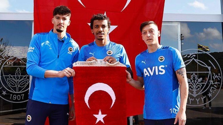 Fenerbahçe’de kaptanlar ‘İlmek İlmek Cumhuriyet’ dedi