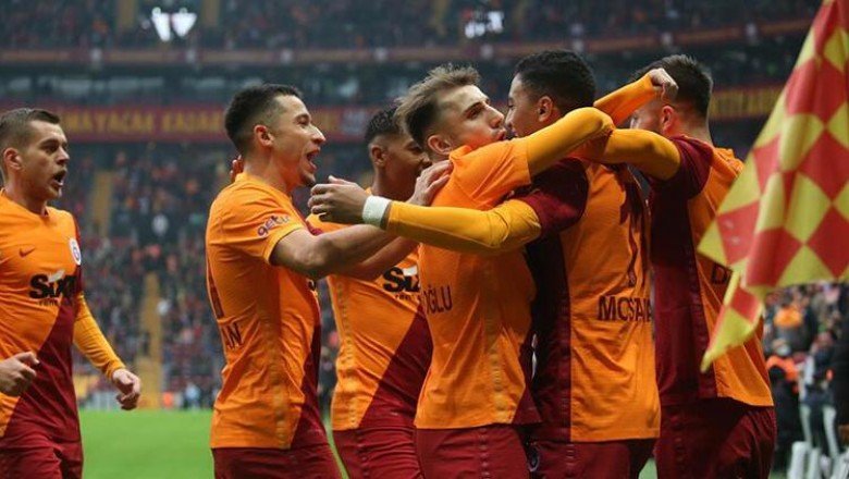 Galatasaraylı futbolcu galibiyet sonrası konuştu: “Oynanan oyundan mutlu değiliz”