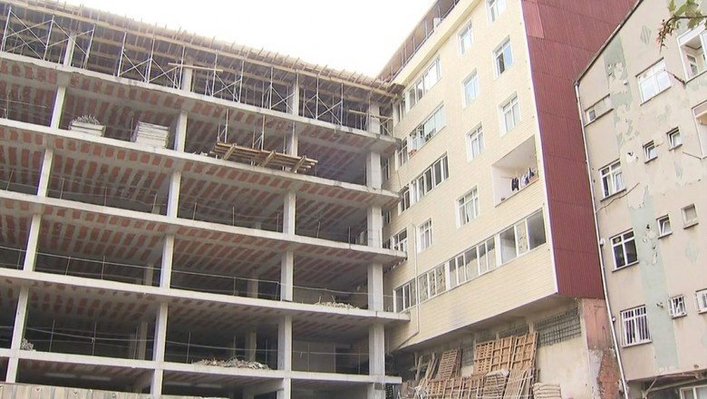 İstanbul’da ilginç görüntü: Bina apartmana dayandı