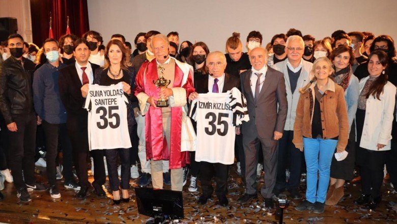 İzmir Kız Lisesi’sinden Mustafa Denizli’ye tüm zamanların rol modeli ödülü