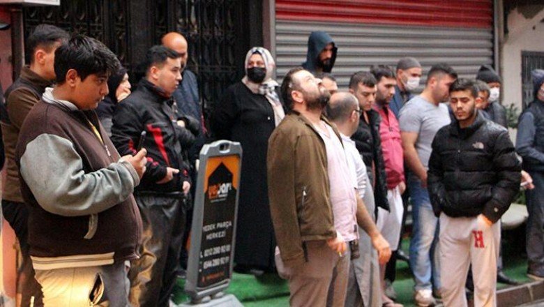 Kağıthane’de yangın! Vatandaşlar sokağa döküldü