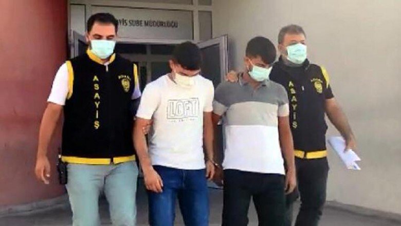 ‘Seni meşhur edeceğiz’ diyerek kandırdıkları dönercinin cep telefonunu çaldılar