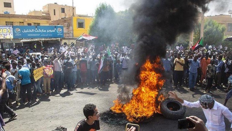 Sudan yangın yeri…. Hepsi sokağa döküldü!