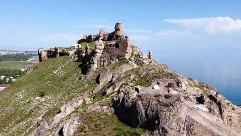 Van Gölü’nün eşsiz manzarasına sahip Urartu Kalesi restore ediliyor