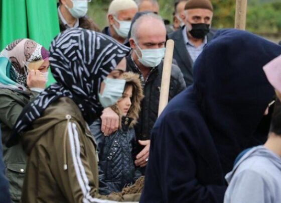 İki kardeş 15 dakika arayla koronavirüsten hayatını kaybetti