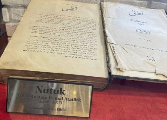 95 yıllık orijinal Nutuk Antalya’da sergileniyor