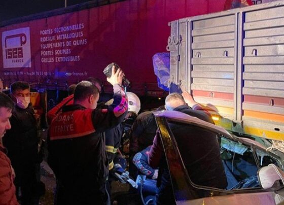 Adana’da zincirleme trafik kazası: 1ölü, 4 yaralı