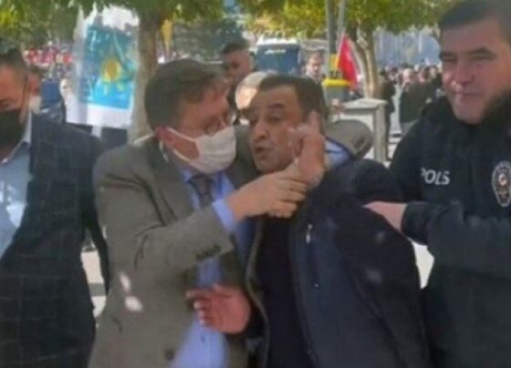 Ahmet Hakan'dan sert çıkış: Grup başkanvekilliğinden alınmayı gerektiren küfür, milletvekilliğine engel değil mi?