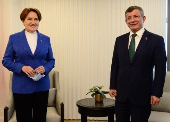 Akşener, Davutoğlu ile görüştü: Bizi yönetenler ayağını denk alsın