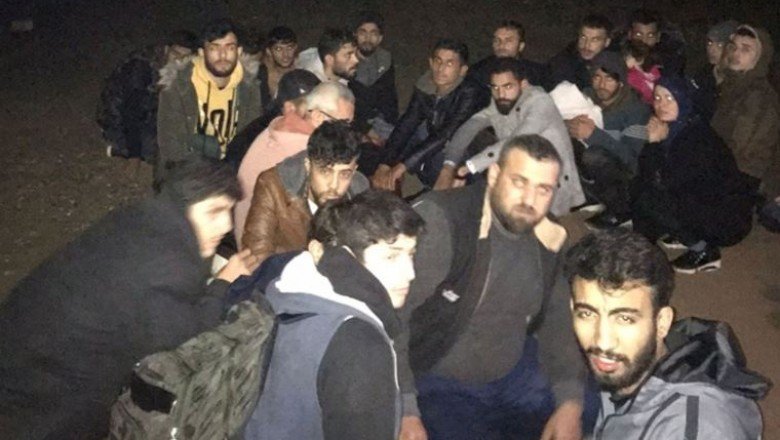 Antalya’da 29 kaçak göçmen ile 3 organizatör yakalandı