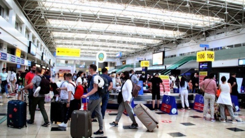 Antalya’ya son 1 ayda havayolu ile 1 milyon 545 bin turist geldi