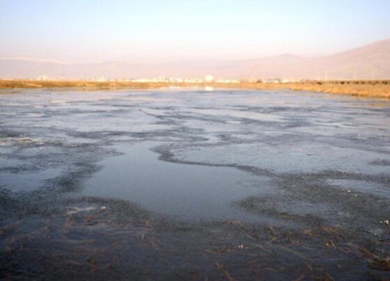 Ardahan’da soğuk hava yüzünden Kura Nehri buz tuttu