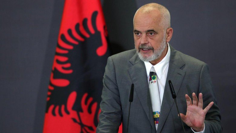 Arnavutluk Başbakanı Edi Rama’dan Kosova ile birleşme mesajı