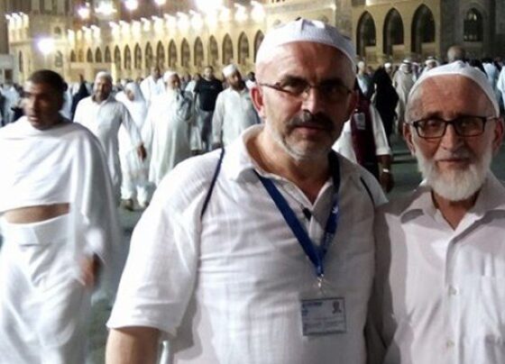Aşı yaptırmayan okul müdürü ve babası Covid-19’dan yaşamını yitirdi