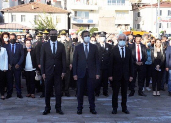 Atatürk, Finike’de anıldı
