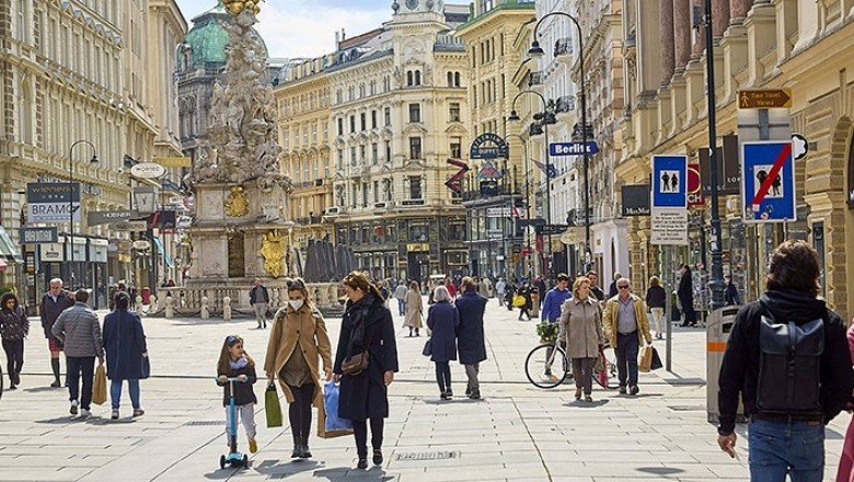 Avusturya’da aşısızlara sokağa çıkma kısıtlaması