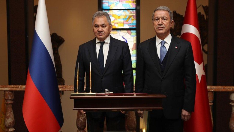 Bakan Akar, Rus mevkidaşı ile görüştü