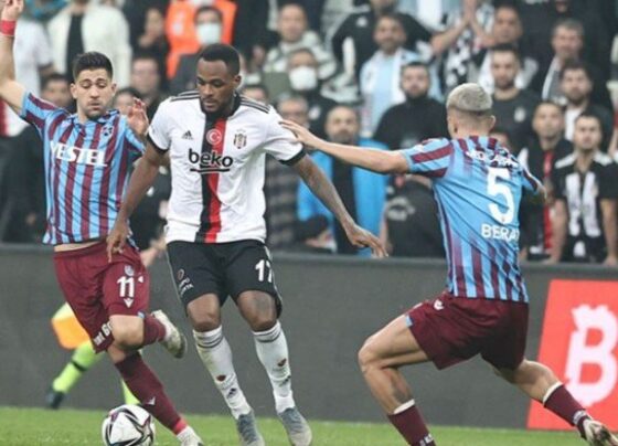 Beşiktaş-Trabzonspor maçında Bakasetas sakatlandı