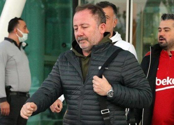 Beşiktaşlı taraftarlardan moral desteği