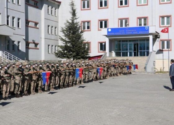 Bitlis Valisi Çağatay, Tatvan JÖH Taburunu ziyaret etti