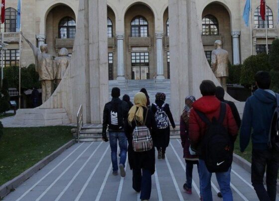Burs ve öğrenim kredisi başvuru süresi uzatıldı