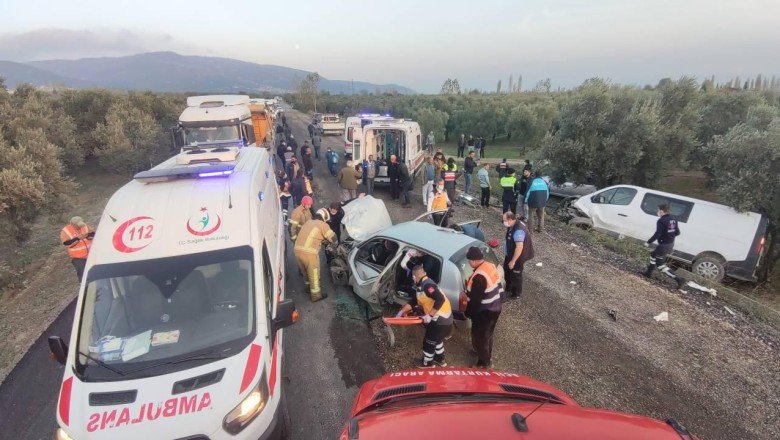 Bursa’da otomobil ile minibüs çarpıştı: 7 yaralı
