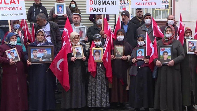 Çocuk Hakları Günü’nde evlat nöbetindeler