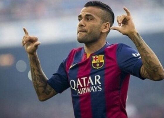 Dani Alves tekrar Barcelona'da