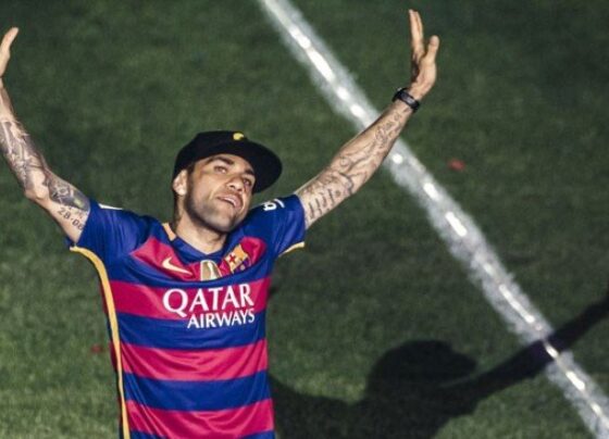 Dani Alves yeniden Barcelona’da