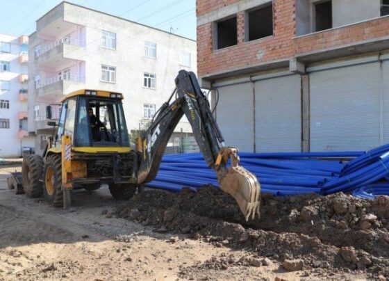 Diyarbakır Büyükşehir Belediyesi alt yapı çalışmalarını sürdürüyor