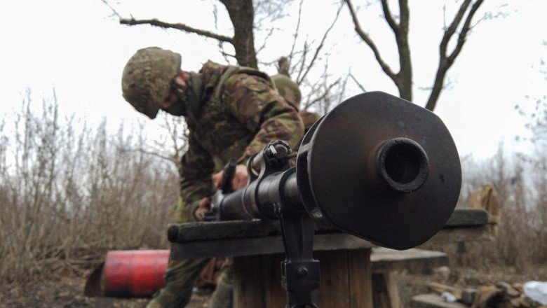 Donbas’ta bir Ukrayna askeri öldü
